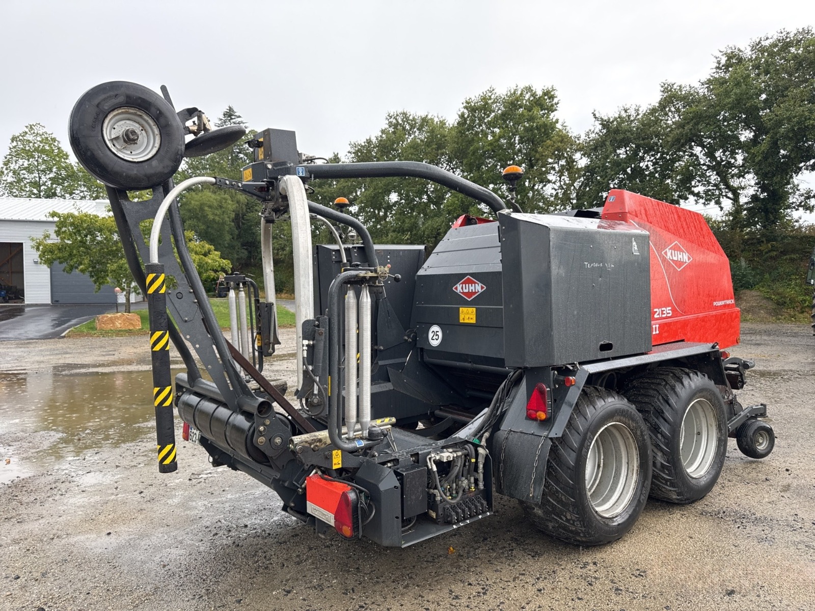 Kuhn FBP 2135 vue 1