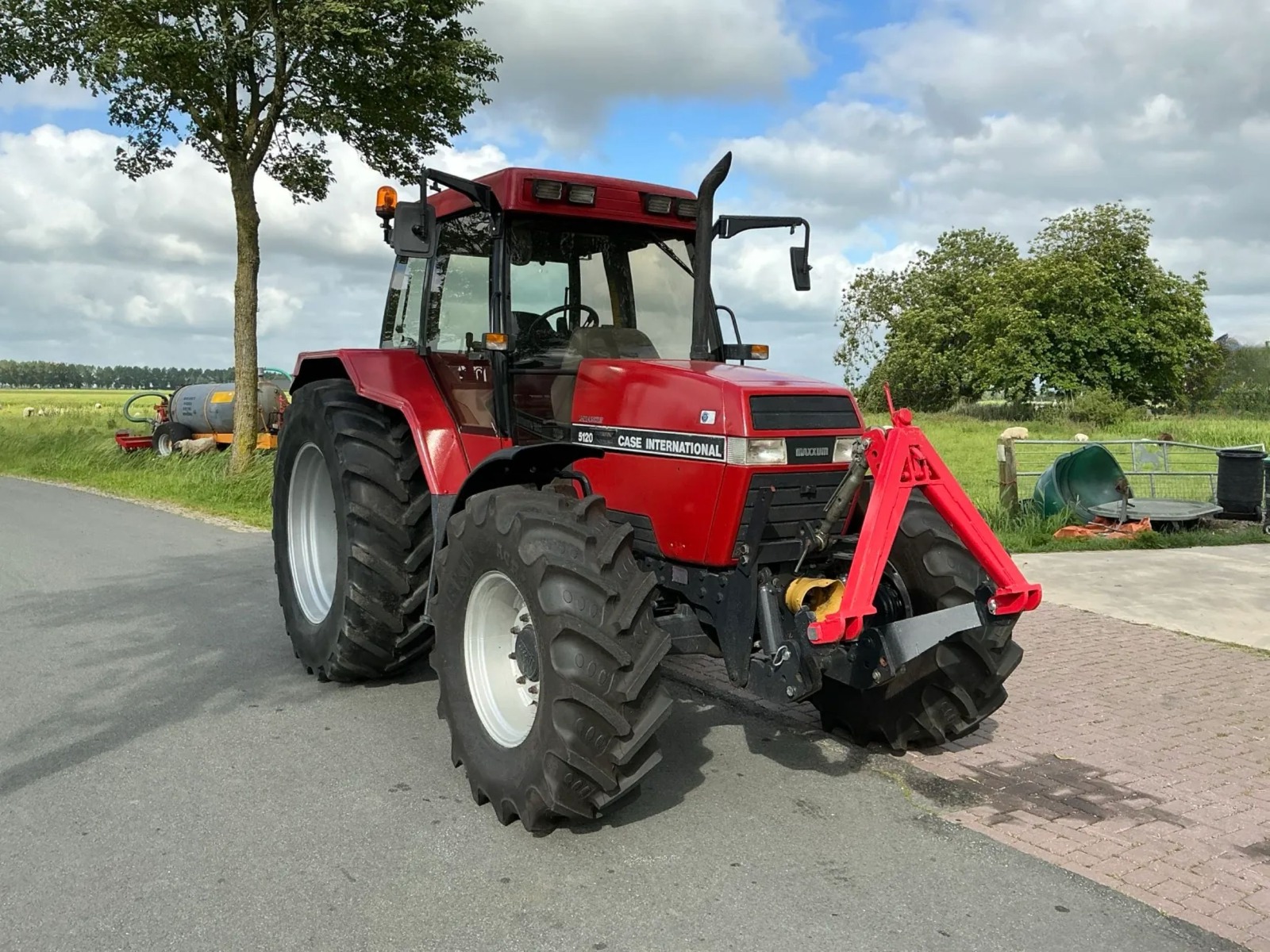 Case IH Maxxum 5120 vue 1